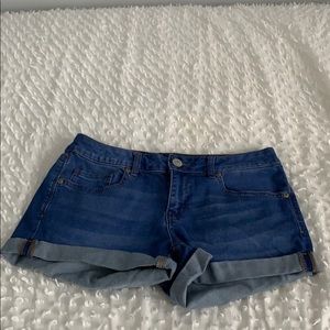 HIGH WAISTED JEAN SHORTS!